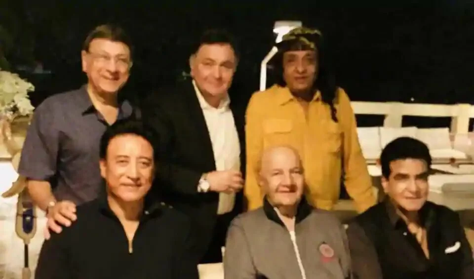 Rishi Kapoor had shared this picture of a reunion with old colleagues in 2018.