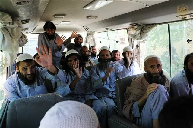 Afghan govt to free 900 prisoners; Taliban may extend truce