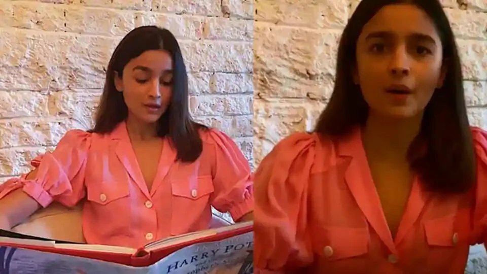 Alia Bhatt reads out a chapter from one of the Harry Potter books.