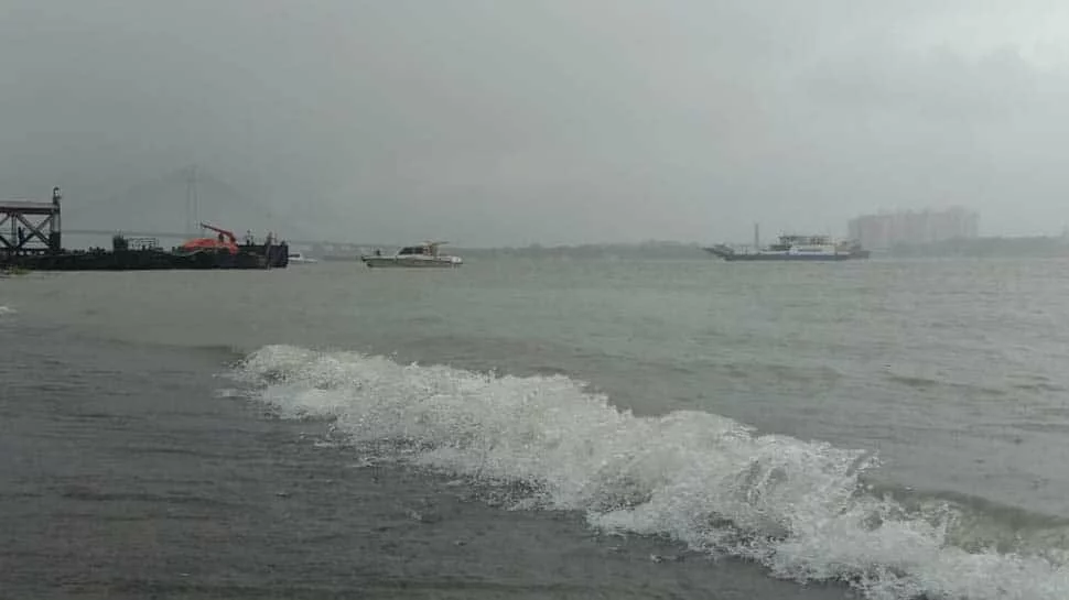 Cyclone Amphan crosses Digha-Hatiya Islands coast, weakens into very severe cyclonic storm; two people dead in West Bengal