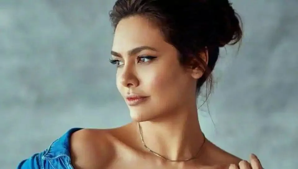 Esha Gupta recently made her digital debut with Rejctx 2.