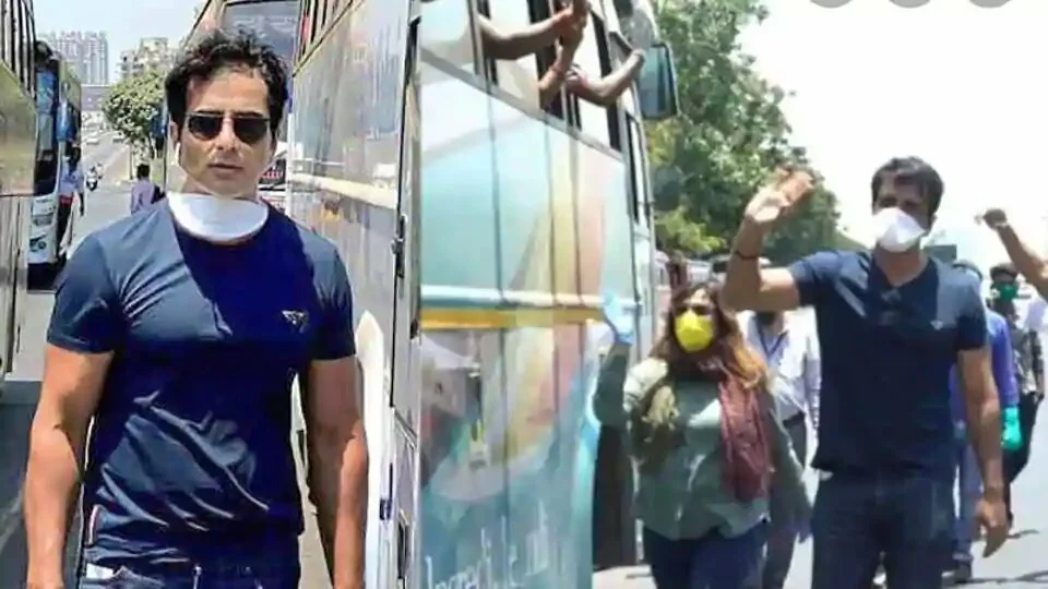 Sonu Sood has arranged several buses for the migrants in Maharashtra to reach their homes.