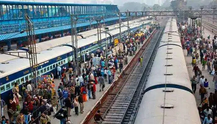 Indian Railways to start bookings for 200 special trains; booking commences at 10 am through IRCTC