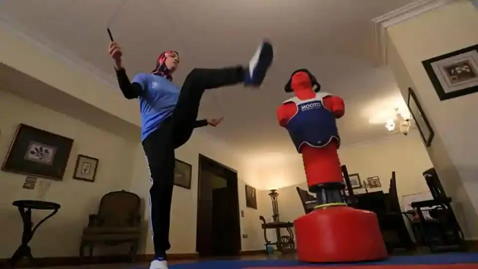 Hedaya Malak Wahba, Egyptian Taekwondo practitioner and 2016 Rio Olympics bronze medallist, works out at her home as she trains for the postponed Tokyo Olympic Games amid the spread of the coronavirus disease (COVID-19), in Cairo, Egypt June 4, 2020. Picture taken June 4, 2020. REUTERS/Amr Abdallah Dalsh