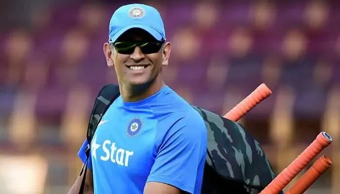 Born July 7, 1981 : Mahendra Singh Dhoni, Indian wicketkeeper-batsman