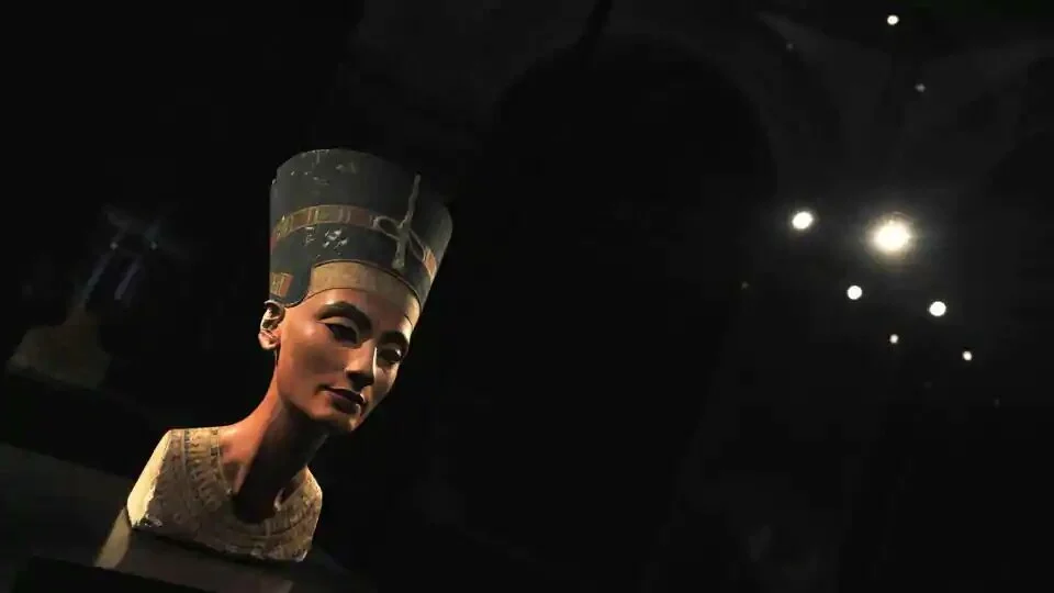 (FILES) In this file photo taken on February 07, 2011 the bust of Queen Nefertiti of Egypt is on display in Berlin