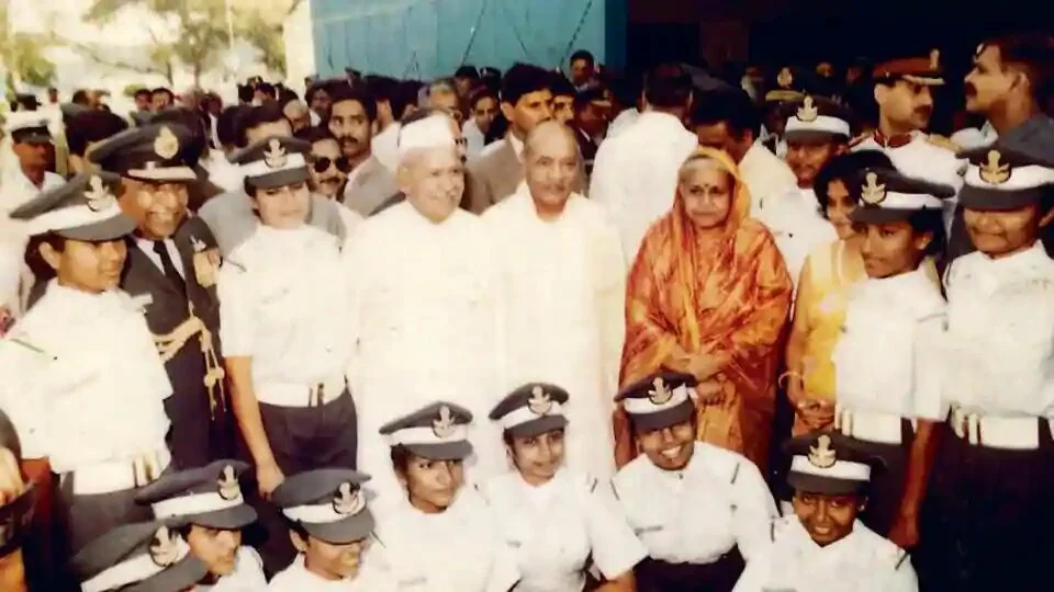 The first batch of 12 women IAF pilots at the Air Force Day in 1992 in New Delhi.