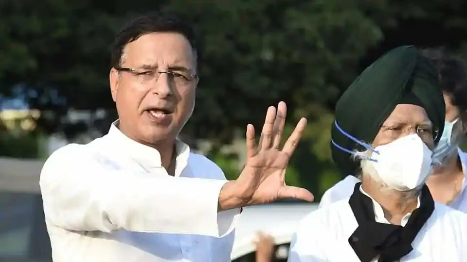 Congress spokesperson Randeep Singh Surjewala lashed out at Akali Dal after their exit from the NDA.